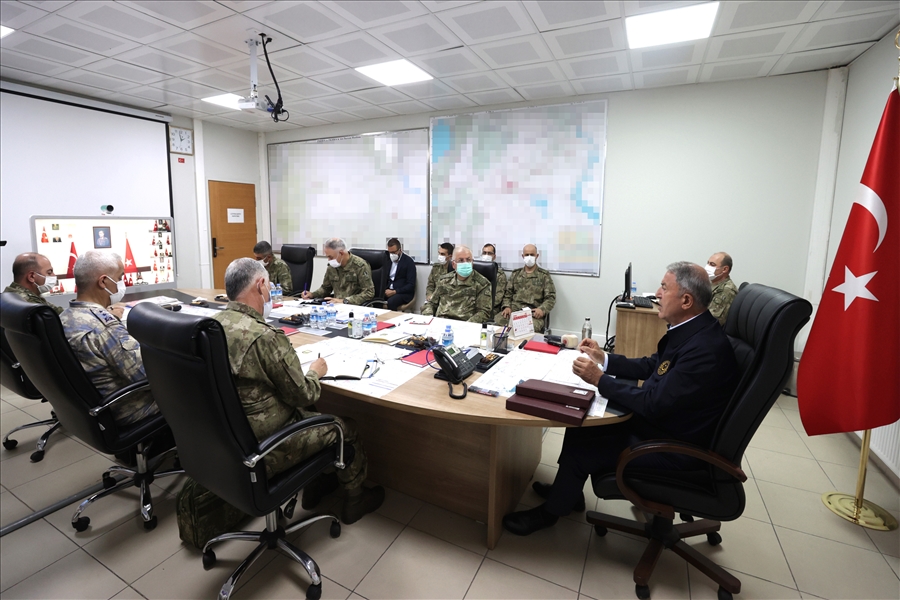 Millî Savunma Bakanı Hulusi Akar: “Fırat Kalkanı Bölgesinde Şu Ana Kadar 12 Teröristi Etkisiz Hâle Getirdik.”
